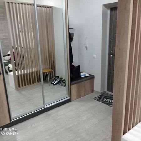 Lux Apartment & Центр,Жк Театральний Rivne Ngoại thất bức ảnh