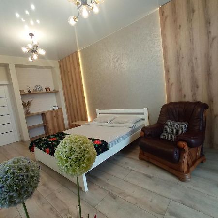 Lux Apartment & Центр,Жк Театральний Rivne Ngoại thất bức ảnh