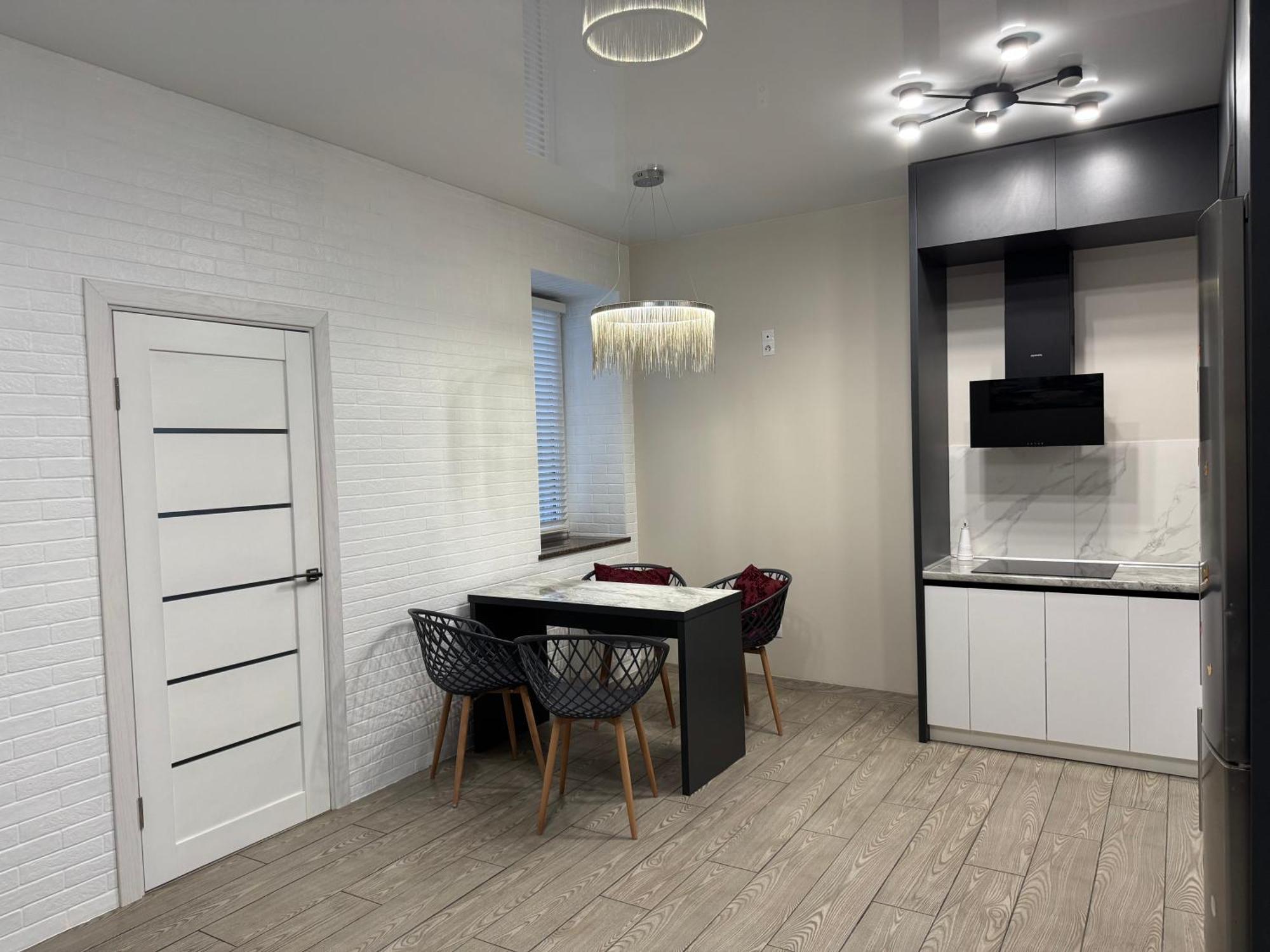 Lux Apartment & Центр,Жк Театральний Rivne Ngoại thất bức ảnh
