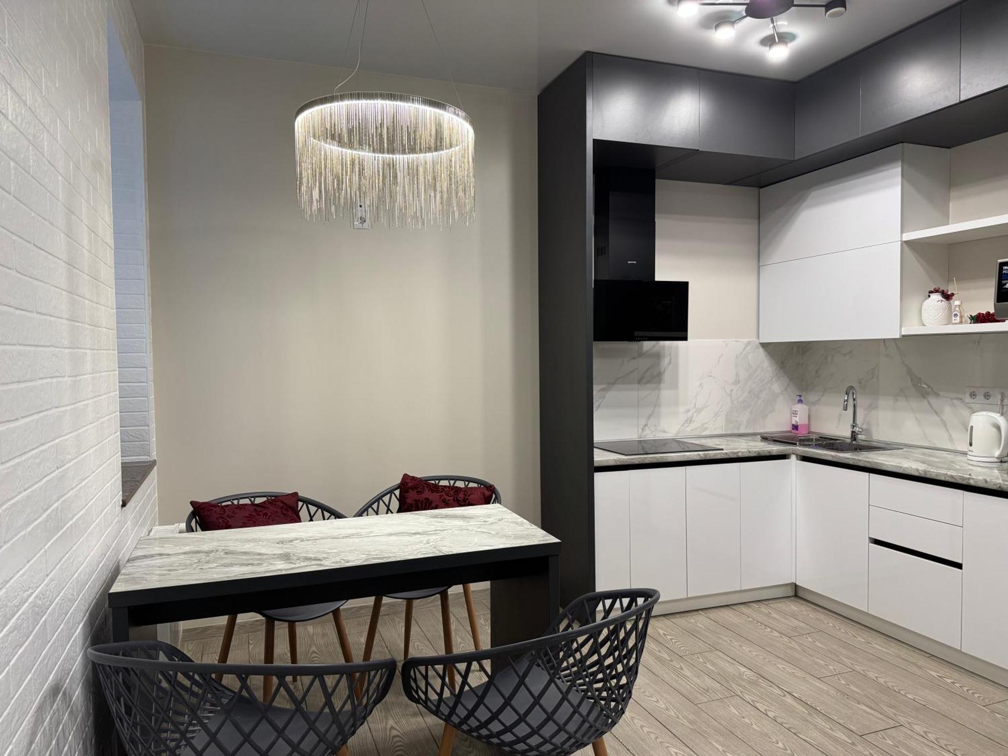 Lux Apartment & Центр,Жк Театральний Rivne Ngoại thất bức ảnh
