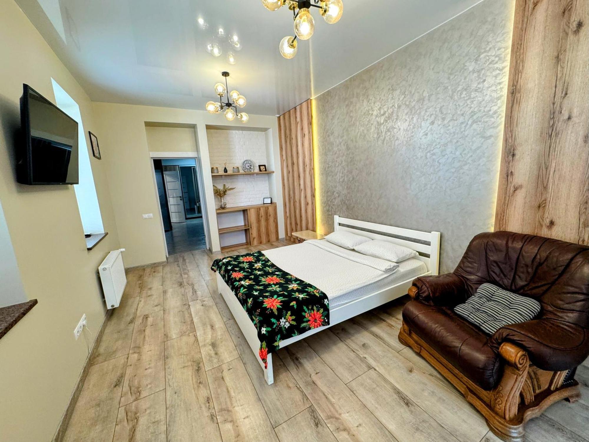 Lux Apartment & Центр,Жк Театральний Rivne Ngoại thất bức ảnh