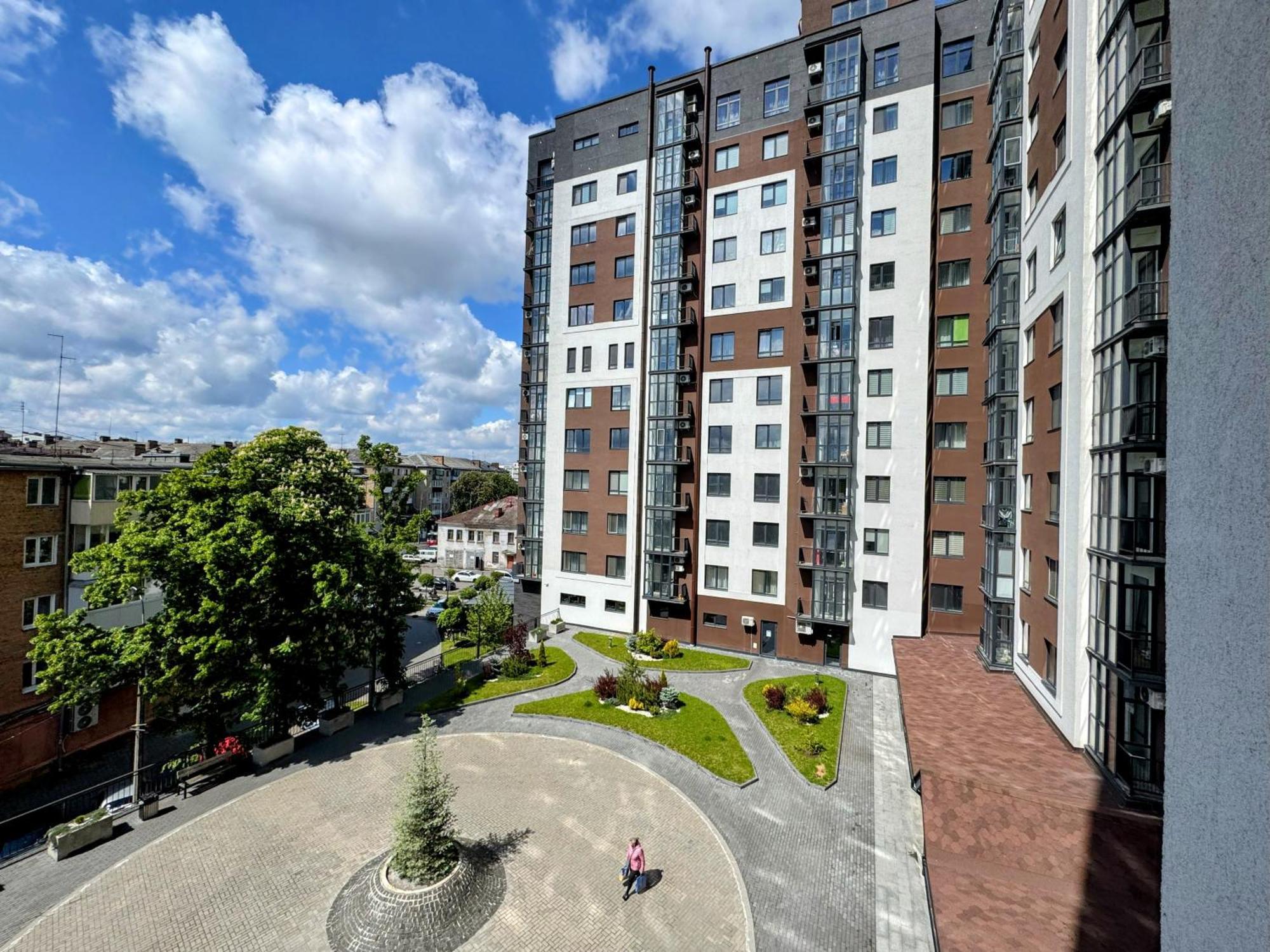 Lux Apartment & Центр,Жк Театральний Rivne Ngoại thất bức ảnh