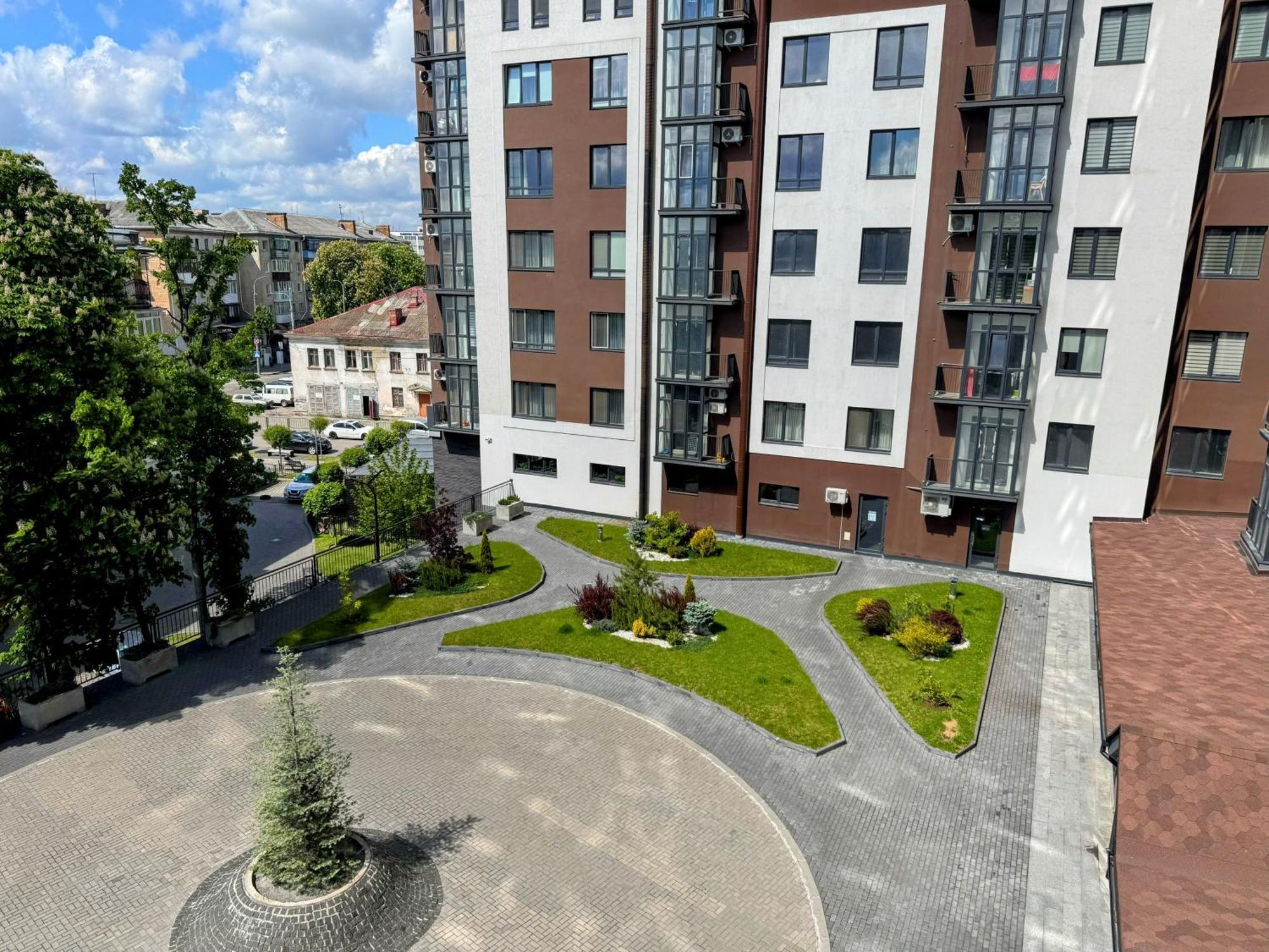 Lux Apartment & Центр,Жк Театральний Rivne Ngoại thất bức ảnh