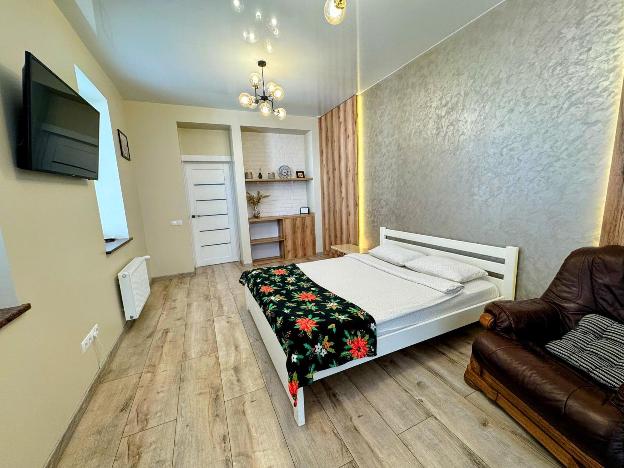 Lux Apartment & Центр,Жк Театральний Rivne Ngoại thất bức ảnh